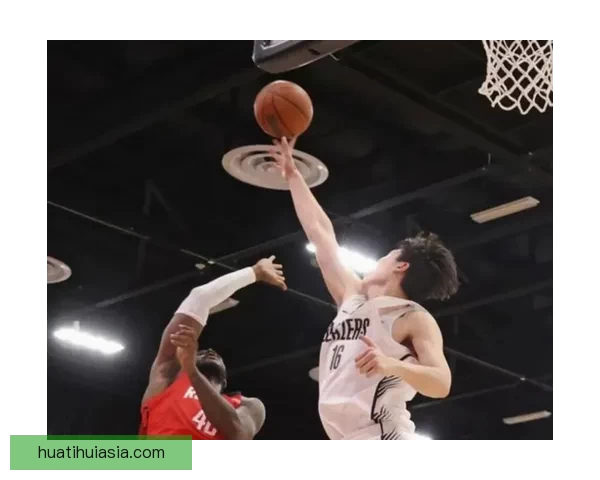 斯普利特着力提升杨瀚森三分出手能力助其外线投射全面进化持续优化表现